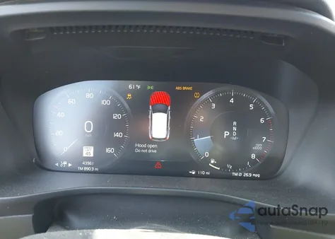 2022 Volvo Xc40 T5 Inscription from USA, damaged, VIN YV4162UL2N2733808